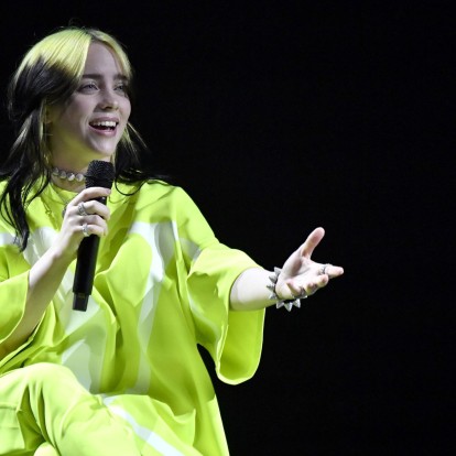H νέα ταινία μικρού μήκους της Billie Eilish καταδικάζει το body shaming 
