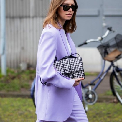 Lilac maniacs: Πώς να φορέσετε τον «πρωταγωνιστή» των pastel χρωμάτων ακολουθώντας μικρά μυστικά