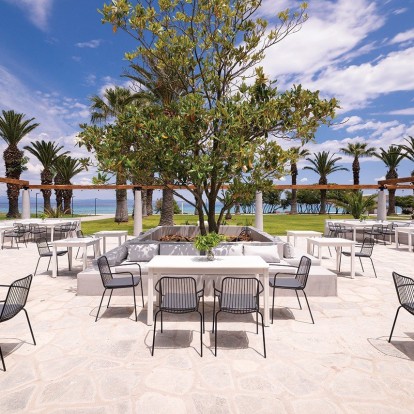 Αποδράστε σε ένα ονειρικό θέρετρο που μαγεύει με τη διαχρονική αίσθηση και την υψηλή πολυτέλεια του