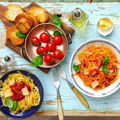 3 καλοκαιρινές μακαρονάδες που είναι τέλειες για να απολαύσετε με παρέα στο σπίτι 