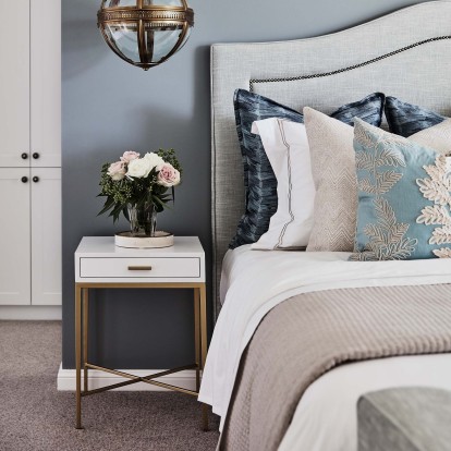 Αναβαθμίστε το κομοδίνο σας με 5 stylish τρόπους και αποκτήστε το υπνοδωμάτιο των ονείρων σας