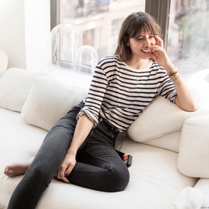 Ακολουθήστε το french it-girl Violette στην πρωινή ρουτίνα ομορφιάς της 