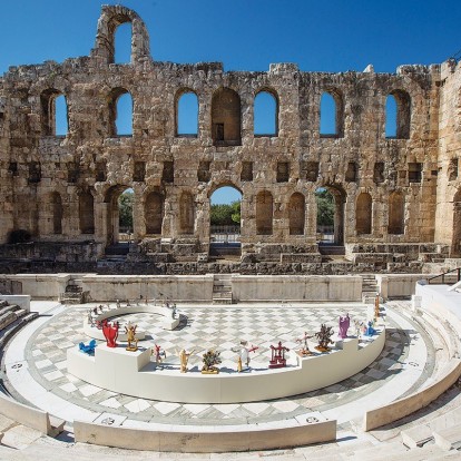 O Διονύσης Καβαλλιεράτος, στο πλαίσιο του φετινού Φεστιβάλ Αθηνών & Επιδαύρου παρουσιάζει τη νέα του έκθεση µε τίτλο «Αποπροσανατολισµένος χορός / Παραπλανηµένος πλανήτης»