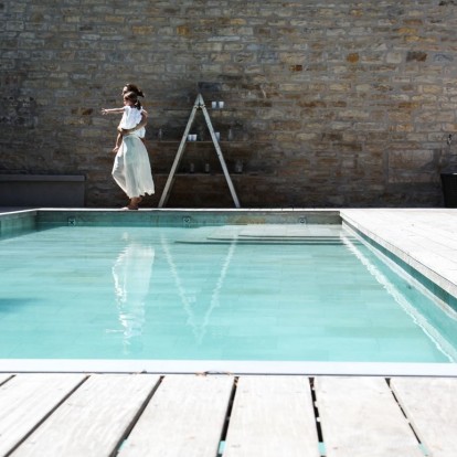 Η γνωστή interior designer, Clarisse Prudent συνδύασε επιδέξια τη γοητεία ενός παλιού κτιρίου με το bohemian chic 