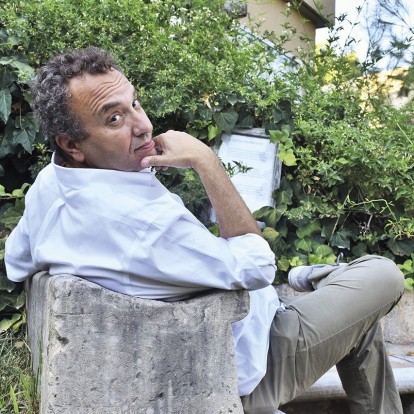 King of Words: Ο συγγραφέας Χρήστος Χωμενίδης μιλάει για το νέο του βιβλίο «Ο Βασιλιάς της» & αποκαλύπτει τι συμβουλές θα έδινε στην κόρη του