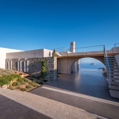 To "Clover House" στα Κύθηρα αποτελεί ένα αρχιτεκτονικό αριστούργημα που αξίζει να ανακαλύψετε 