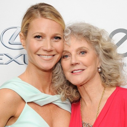 Η Gwyneth Paltrow αποκαλύπτει την beauty ρουτίνα της μαζί με τη μητέρα της, Blythe Danner