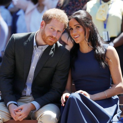 Meghan Markle & Πρίγκιπας Harry: Kυκλοφόρησε επιτέλους το βιβλίο που αποκαλύπτει λεπτομέρειες για την αποχώρησή τους από το Παλάτι 
