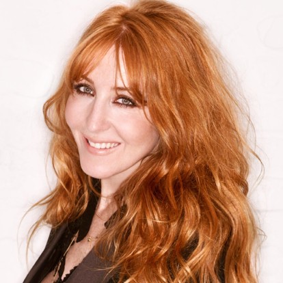 Summer Glow: Η makeup artist Charlotte Tilbury δημιούργησε το τέλειο μακιγιάζ για ένα supermodel με rose gold αποχρώσεις