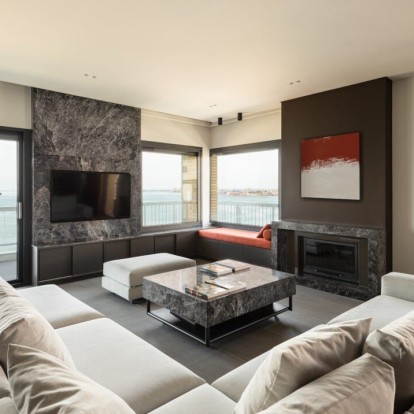 Ένα οικογενειακό διαμέρισμα στη Νέα Παραλία Θεσσαλονίκης που συνδυάζει την άνεση με τη λειτουργικότητα