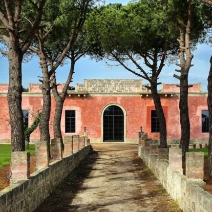 Il Tabacchificio: Δείτε πως ένα παλιό εργοστάσιο καπνού στην Puglia μετατράπηκε σε μια γοητευτική αγροικία