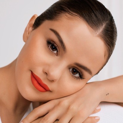 Beauty Update: Η Selena Gomez και άλλες celebrities συνεργάζονται με τα μεγαλύτερα brands ομορφιάς 