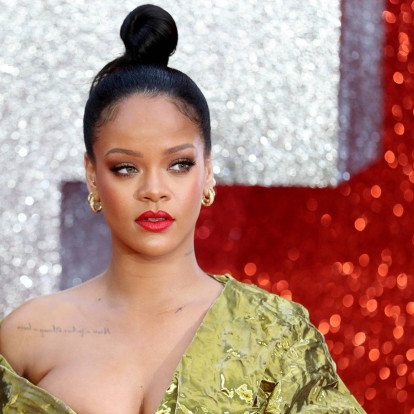 Η Rihanna μας αποκαλύπτει την πρωινή ρουτίνα ομορφιάς της 