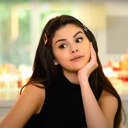 Η Selena Gomez δείχνει το πιο αγαπημένο της glam makeup στο κανάλι της NikkieTutorials