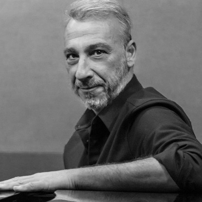 Ο Μίνως Μάτσας μας μιλάει για τα ελαττώματά του, το σημείωμα του Λευτέρη Παπαδόπουλου και την αγκαλιά στον Μάνο Χατζιδάκι 
