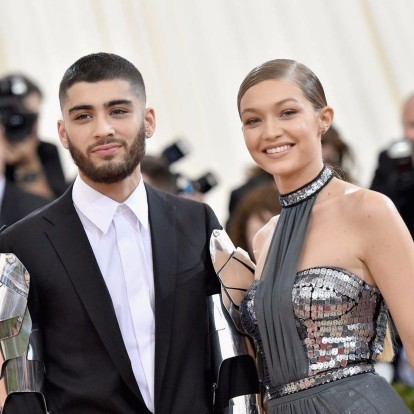 Η Gigi Hadid έγινε μαμά: Oι πρώτες φωτογραφίες με τον Zayn Malik και τη νεογέννητη κόρη τους 