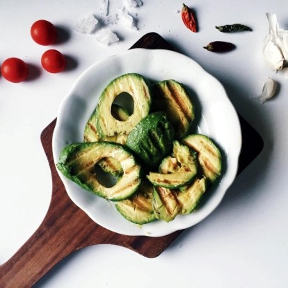 Γιατί όλοι έχουν πάθει εμμονή με το avocado; 
