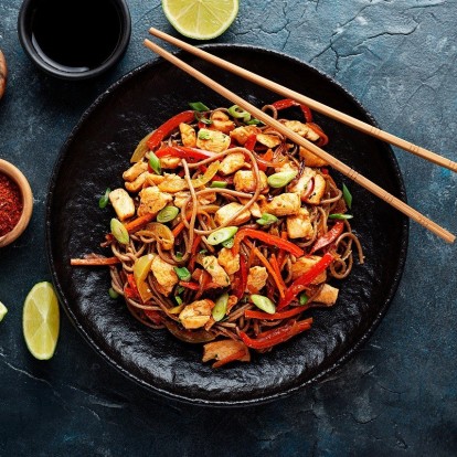 Noodles Lovers: Οι πιο λαχταριστές προτάσεις για αυτό το τέλειο κινέζικο πιάτο 