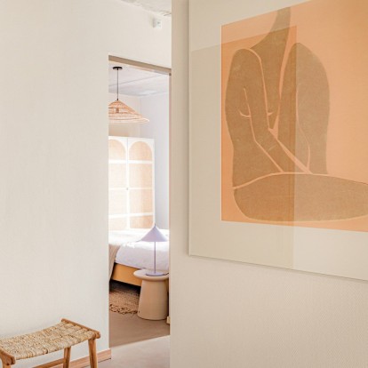 Δείτε πώς οι γήινες αποχρώσεις και τα υλικά βρίσκουν εφαρμογή στο Strandhotel Zoomers στην Ολλανδία