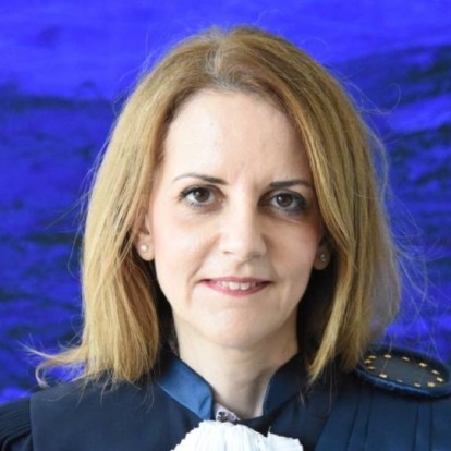 Μαριαλένα Τσίρλη: Ποια είναι η πρώτη γυναίκα Ελληνίδα που κατάφερε να γίνει Γενική Γραμματέας του Ευρωπαϊκού Δικαστηρίου των ανθρωπίνων δικαιωμάτων; 