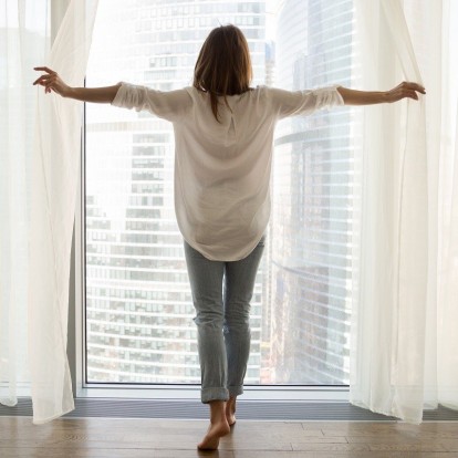 Άγχος: Τι ακριβώς μας συμβαίνει, τι αντίκτυπο έχει στην υγεία μας και πώς μπορούμε να το βιώνουμε λιγότερο στη ζωή μας;