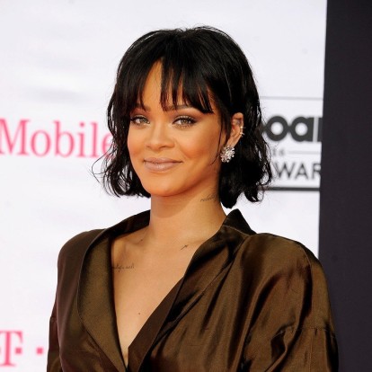 Rihanna: Το κορίτσι από τα Barbados που αποτελεί μια Million Dollar Pop Star δημιουργεί το δικό του πανεπιστήμιο ομορφιάς