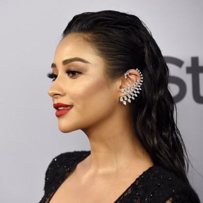Εύκολα hairstyles για να υποδεχθείτε τον μήνα πιο καλοχτενισμένες από ποτέ