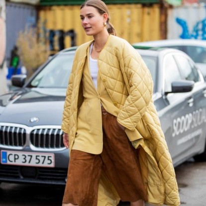 Butter yellow: Πώς να φορέσετε την πιο ανατρεπτική και «γλυκιά» απόχρωση της σεζόν 