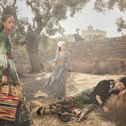 H νέα συλλογή Dior Cruise 2021 αποτελεί ωδή στην κομψή φινέτσα του γαλλικού οίκου 