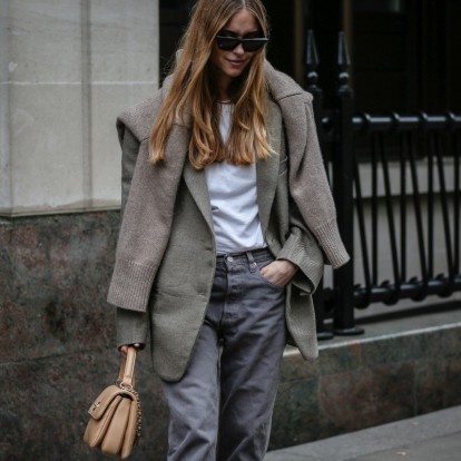 Αυτά είναι τα minimal looks που μπορείτε όλες να δημιουργήσετε για fashionable εμφανίσεις 