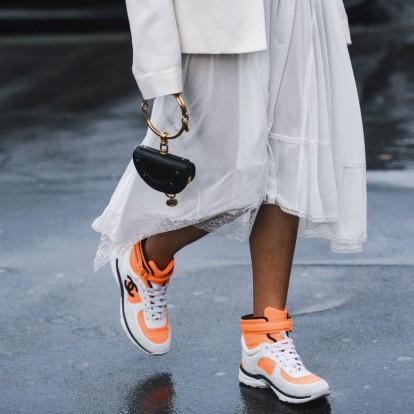 S for Sneakers: Δημιουργήστε τις πιο άνετες και fashionable εμφανίσεις με τα αγαπημένα μας αθλητικά