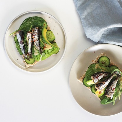 Θέλετε ένα θρεπτικό σνακ στα γρήγορα; Ετοιμάστε αυτό το ανοιχτό σάντουιτς που θα λατρέψετε 