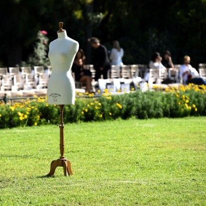 Οι λαμπεροί καλεσμένοι στο show του σχεδιαστή Βασίλη Ζούλια