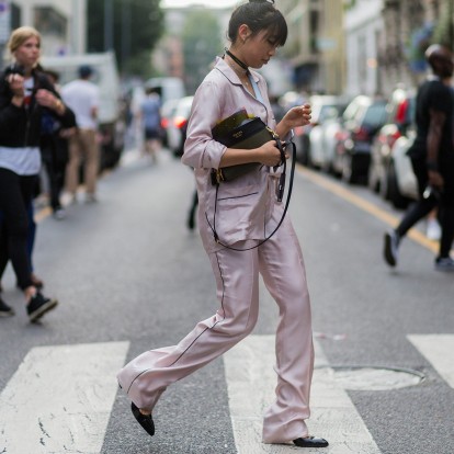 Πώς να υιοθετήσετε το easy chic και άνετο pyjama look 