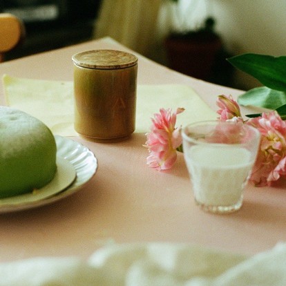 Candles We Love: 13 αρωματικά κεριά που θα κάνουν το σπίτι σας να «μυρίσει χαρά» 