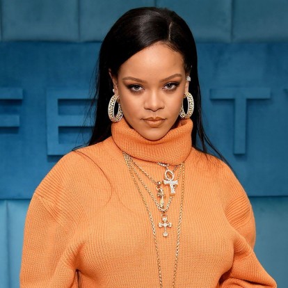 Άλλη μια beauty routine από την Rihanna που αξίζει να ακολουθήσετε για τέλειο δέρμα