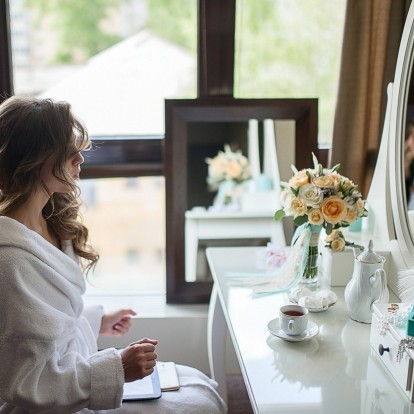 Boudoir: Πώς να διακοσμήσετε το απόλυτο beauty corner του σπιτιού σας
