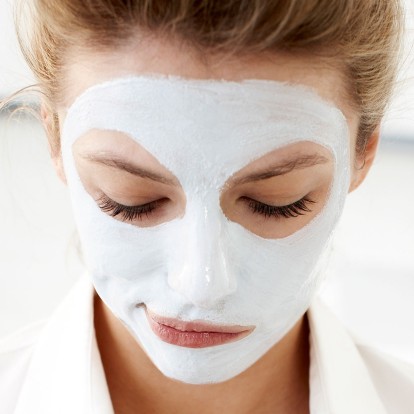 DIY Skincare: Οι φοβερές μάσκες προσώπου που μπορείτε να φτιάξετε μόνες σας
