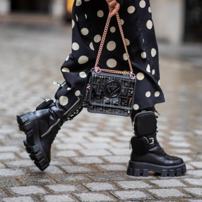 Έτσι θα φορέσετε τα chunky sole boots σας την ημέρα της Πρωτοχρονιάς 