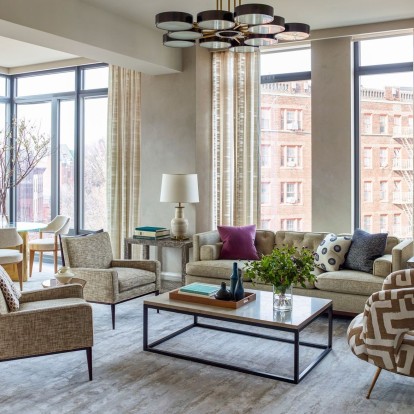 Ένα family house στη Νέα Υόρκη που διακρίνεται από cozy στοιχεία διακόσμησης & glam λεπτομέρειες