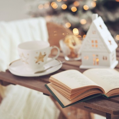 Christmas Reading: Τα κλασικά αλλά και νέα Χριστουγεννιάτικα βιβλία για να διαβάσετε αυτές τις ημέρες