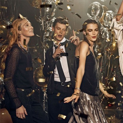 Welcome 2021: Πώς να οργανώσετε ένα mini new year's party στο σπίτι