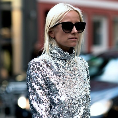 Sequins: Έτσι θα φορέσετε το πιο glam κομμάτι των γιορτών 