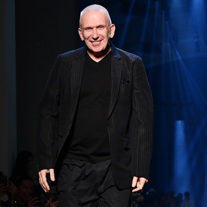 Είστε fashion lover; Μάθετε τα πάντα για τη νέα δημοπρασία μόδας που ενισχύει την προσπάθεια για την καταπολέμηση του AIDS