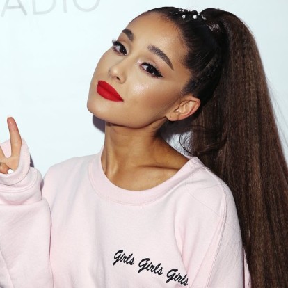 Ariana Grande: Ακούστε το νέο remix της τραγουδίστριας σε συνεργασία με δύο super hot μουσικά ονόματα
