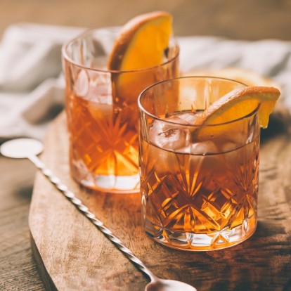 Τα ζεστά cocktails που θα σας κρατήσουν συντροφιά τις χειμερινές νύχτες  