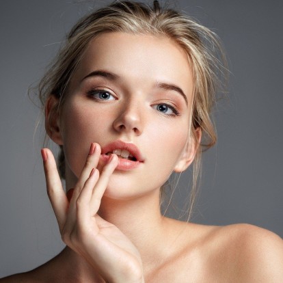 New Age: Γιατί τα υαλουρονικά απευθύνονται σε κάθε ηλικία;