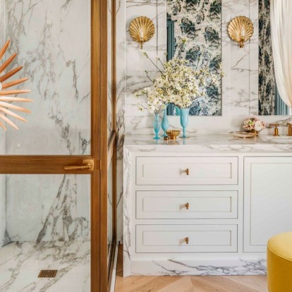 A look inside: Αντλήστε έμπνευση από τα πολυτελή μπάνια των celebrities