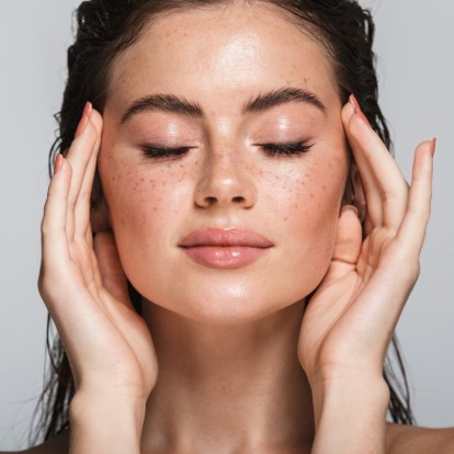 Beauty update: Οι νέες τάσεις & τα «μαγικά» συστατικά που κατακλύζουν την επιστήμη της Κοσµετολογίας 