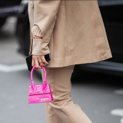The ultimate trendy bag: 14 μικρές τσάντες που μπορούν να απογειώσουν το στιλ σας